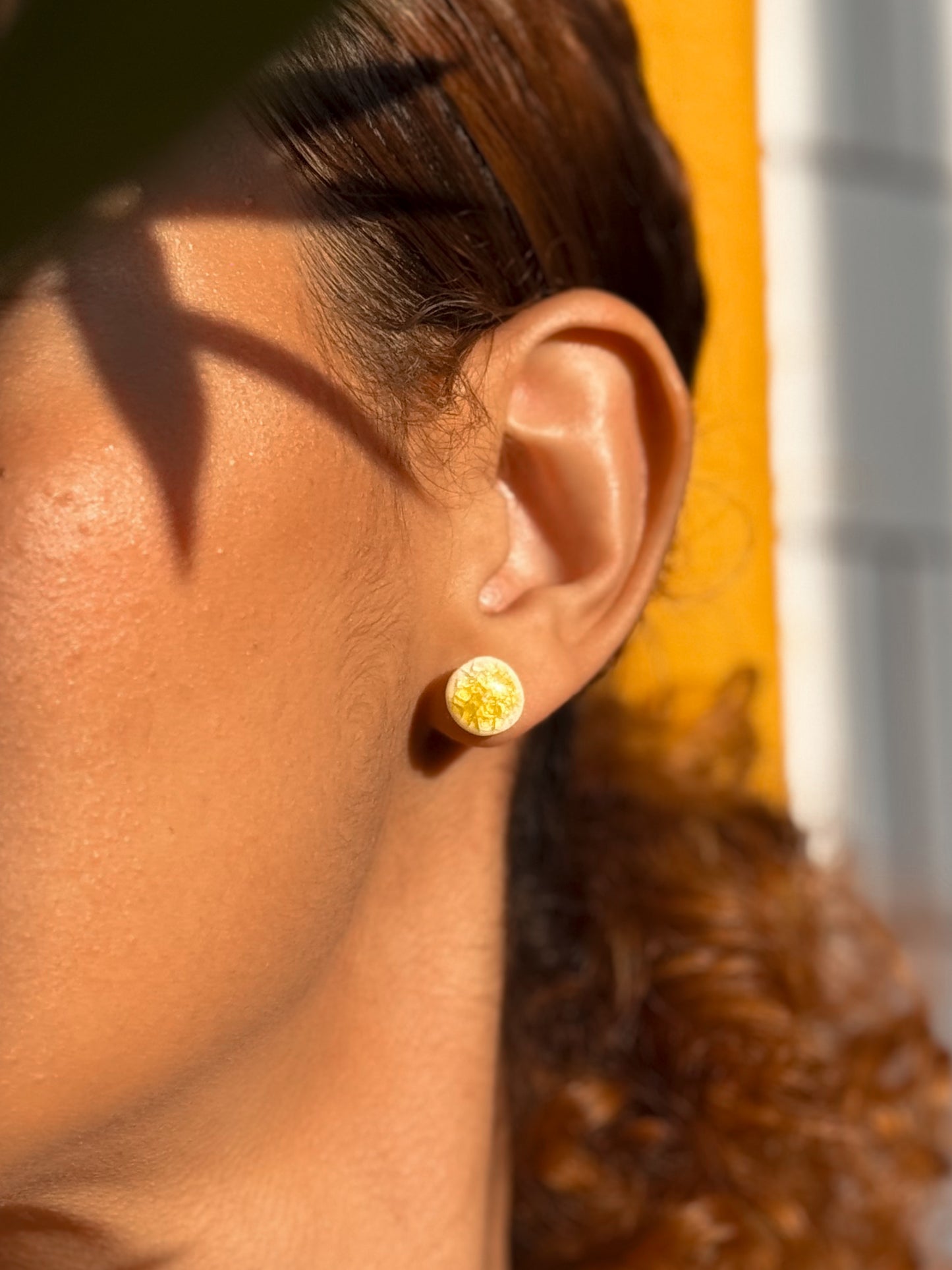 Brinco Assimétrico Amarelo e Laranja